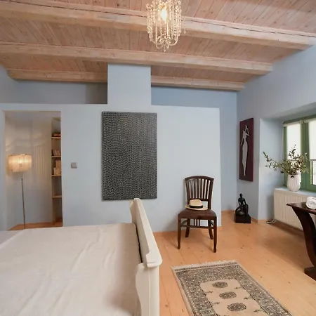 Glavounos House *