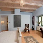 Glavounos House *