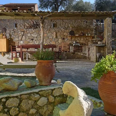 بيت للعطل Glavounos House *